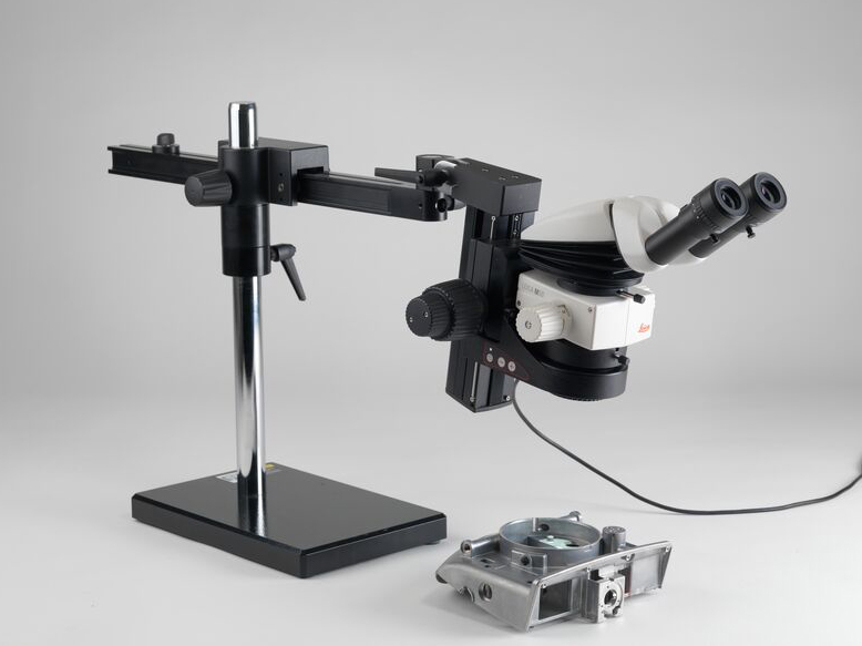 Leica Stereomikroskop M50 mit LED3000 RL Ringlicht u. mittl. Auflichtbasis