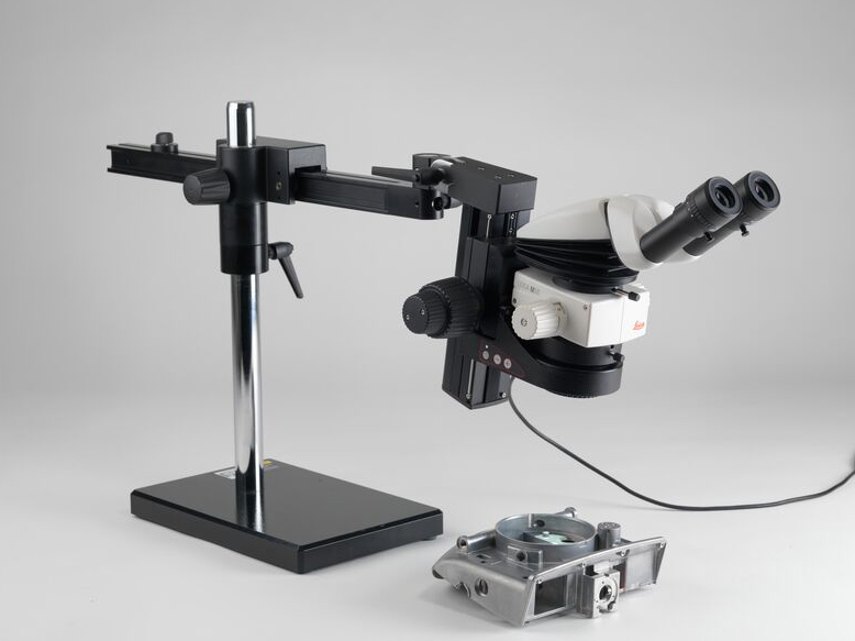 Stereomicroscopio LEICA M50 con LED3000 RL luce ad anello Stereomicroscopio LEICA M50 con LED3000 RL luce ad anello