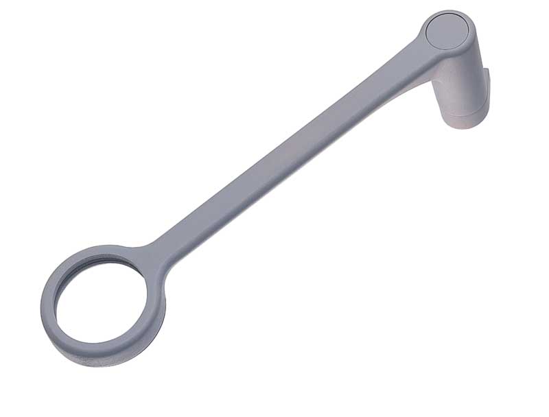 Swing arm lens for magnifying lamp