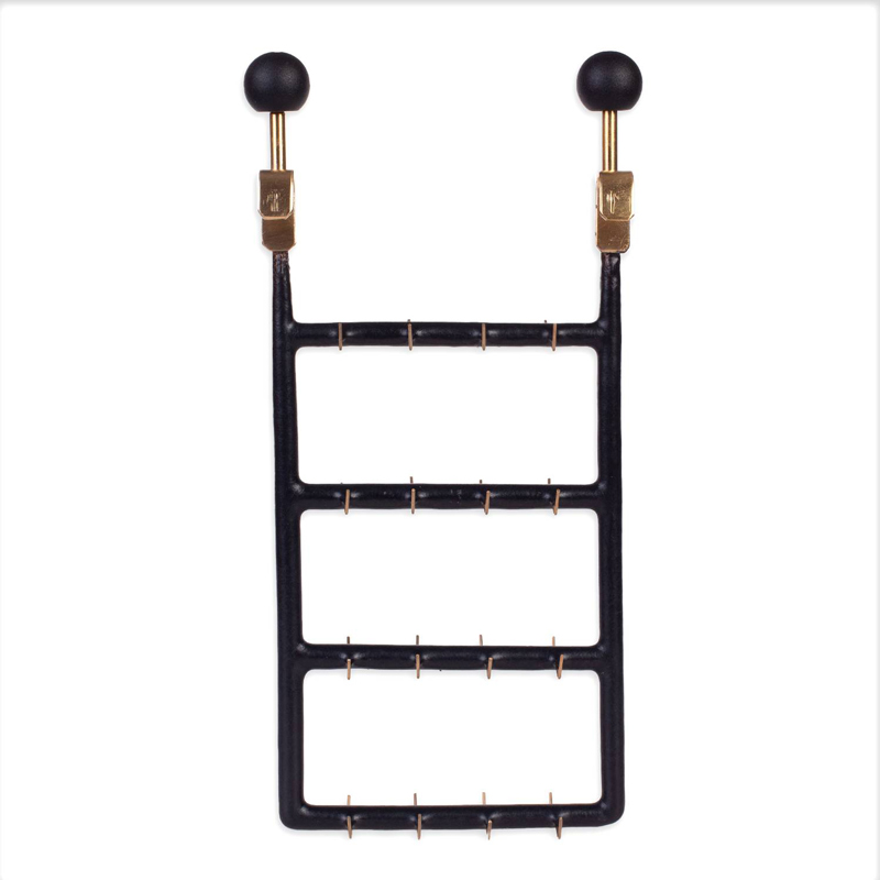 Suspension rack with 32 hooks for rings