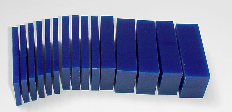 Matt wax set with blue blocks Matt wax set with blue blocks